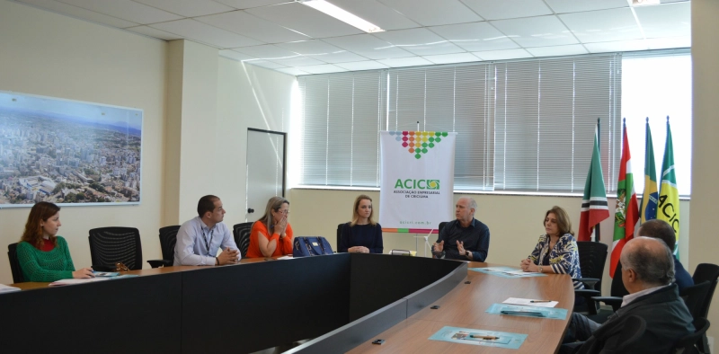 Projeto &ldquo;Uma escola, uma empresa&rdquo; vai aproximar a gest&atilde;o empresarial do ambiente escolar 