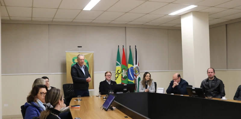 Reajuste tarif&aacute;rio do g&aacute;s natural &eacute; detalhado aos diretores da Acic