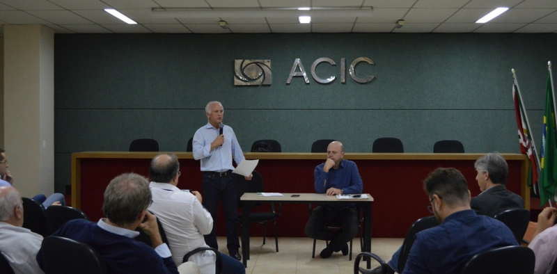 Reformas trabalhista e previdenci&aacute;ria pautam encontro de empres&aacute;rios com o deputado Ronaldo Benedet