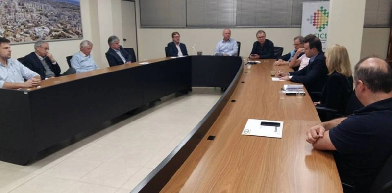 Reuni&atilde;o diretoria executiva fala do encontro com prefeitos, Asilo e cria&ccedil;&atilde;o da Pra&ccedil;a do Empreendedor