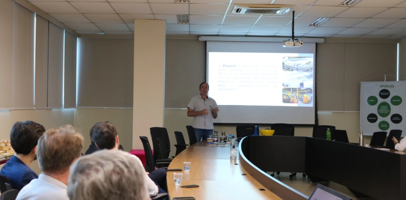 Setor pl&aacute;stico &eacute; pauta da reuni&atilde;o de diretoria da Acic
