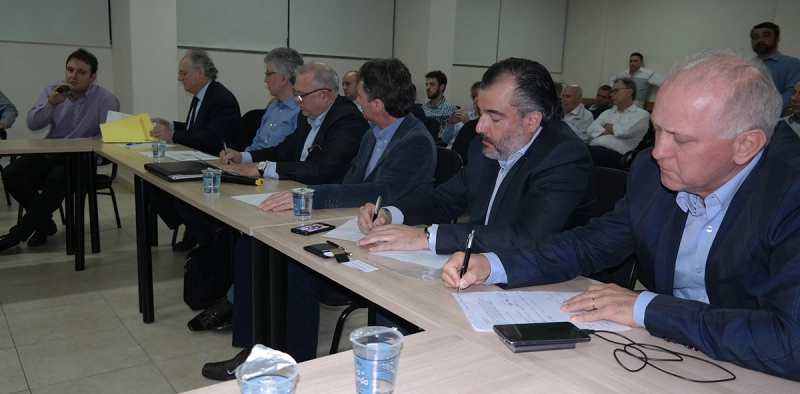 Tra&ccedil;ado da ferrovia litor&acirc;nea ainda pode sofrer nova mudan&ccedil;a