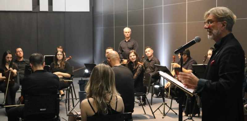 Uni&atilde;o entre as artes pl&aacute;sticas e a m&uacute;sica marcam abertura da Exposi&ccedil;&atilde;o &ldquo;Juarez Machado: Cidad&atilde;o do Mundo