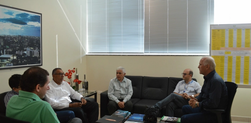 Acic recebe comitiva do Centro Universit&aacute;rio &ndash; Cat&oacute;lica de Santa Catarina