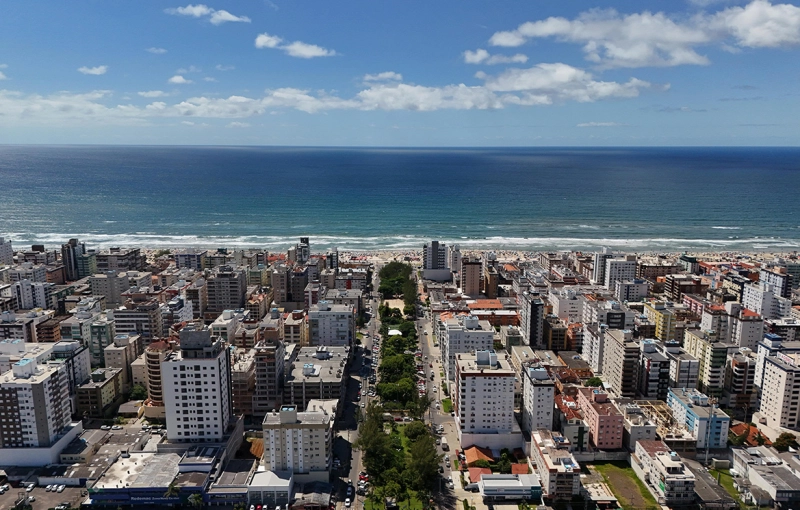 Localizado na Av. Flávio Boianovski