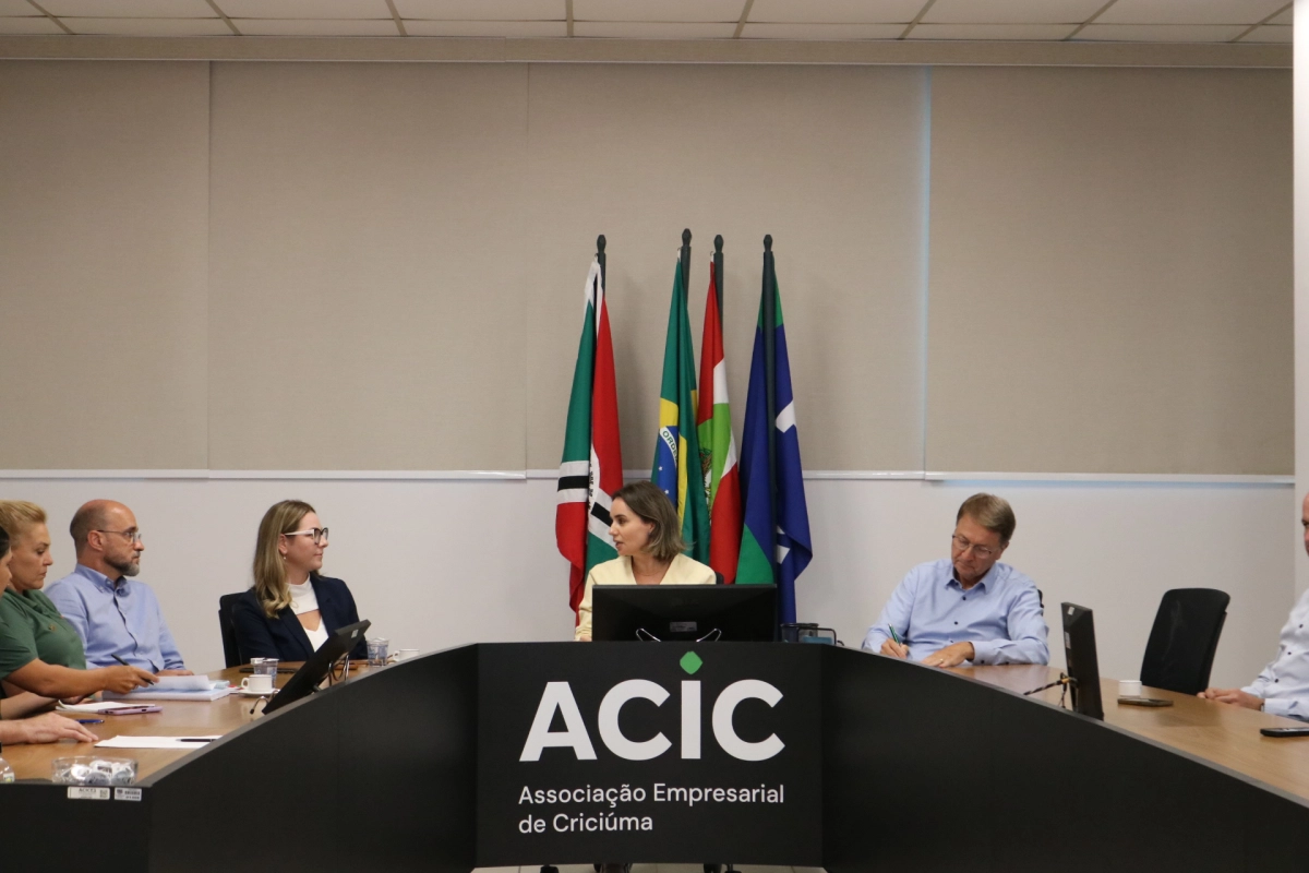 Acic recebe especialistas e apoia campanha Março Azul de [...]